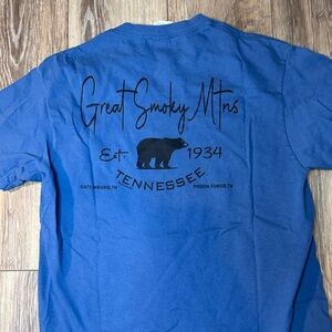 Unisex Smoky Mountain shirt size M